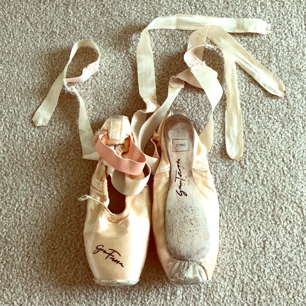 SIGNED POINTE SHOES